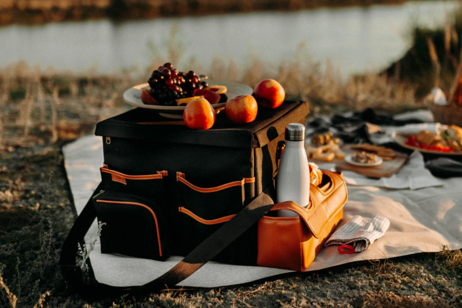 picnic blanket waterproof backing
